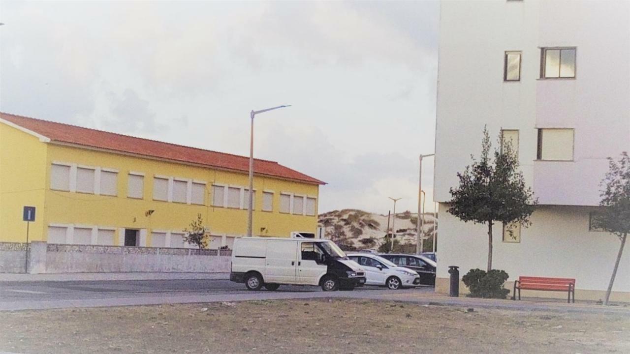 Casa Da Praia De Peniche Apartment Luaran gambar